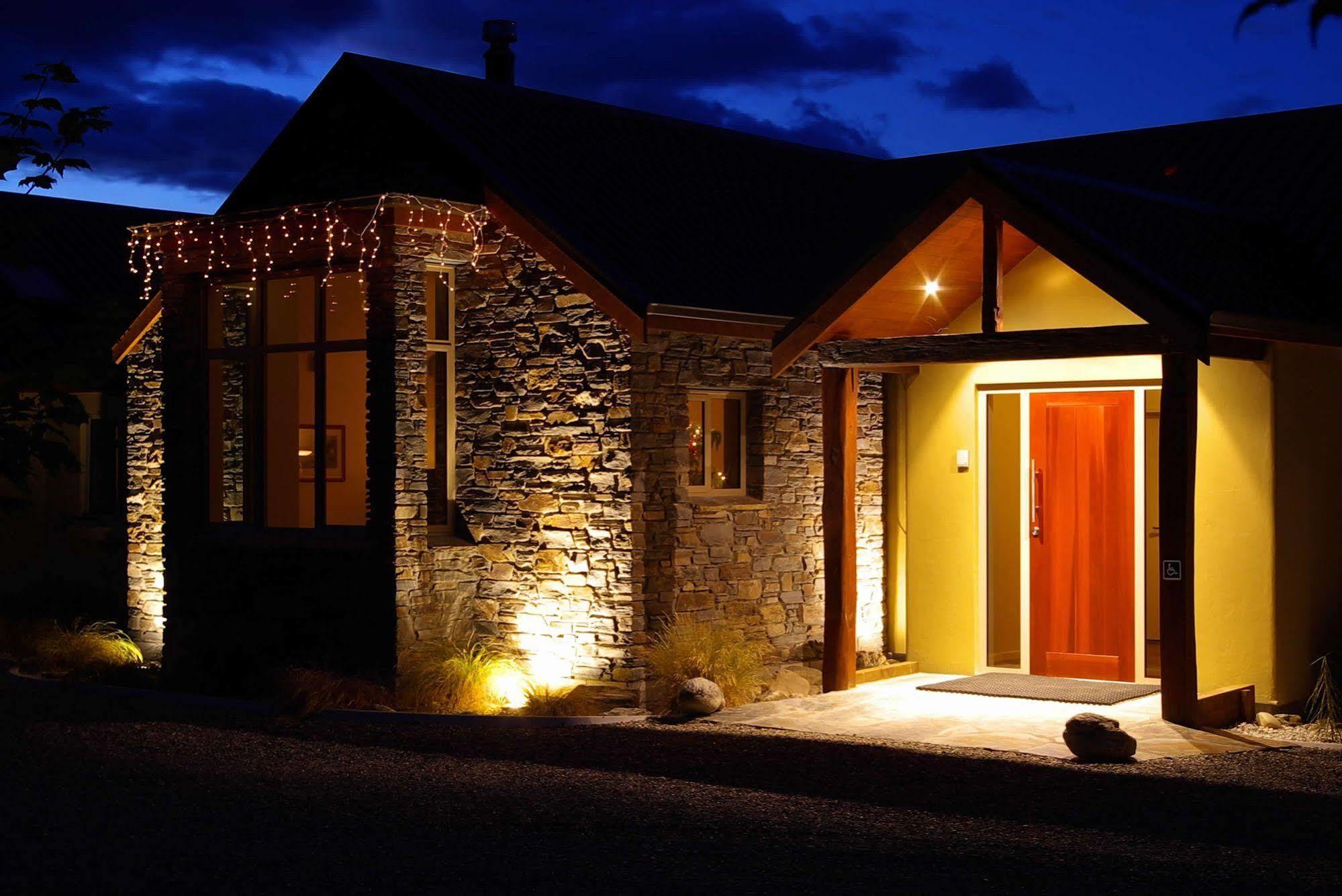 Maple Lodge Luxury Bed & Breakfast Albert Town Exterior foto